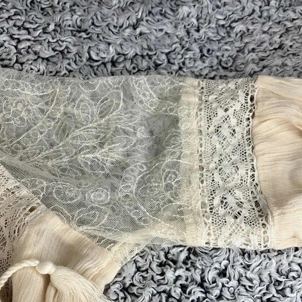 NWT AE XS Lacey Dressy Peasant Prairie Bell sleeve Blouse W / lace gauze